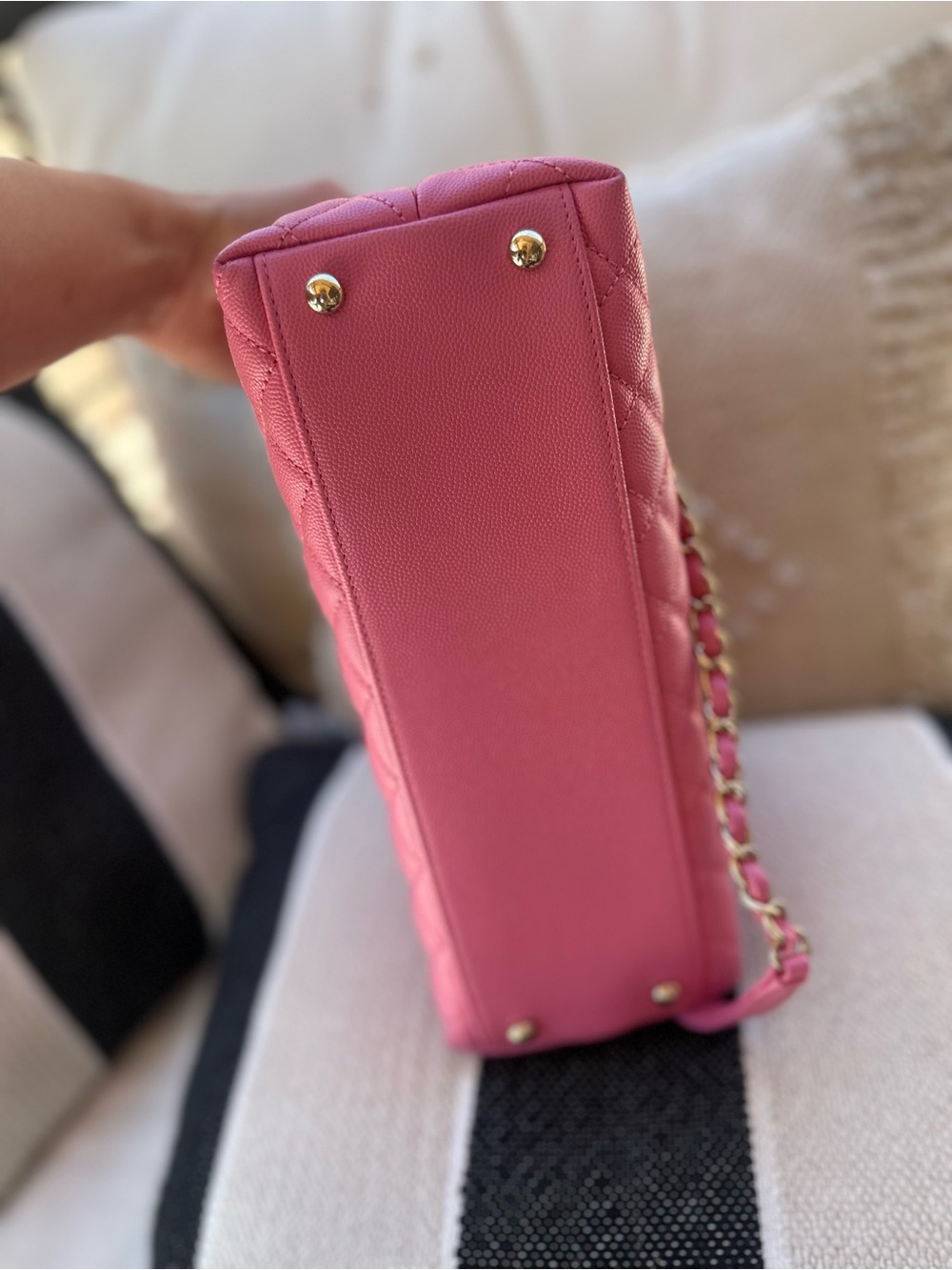 🩷🔥🔥🩷COCO HANDLE STUNNING PINK CHANEL 22P🩷🔥🔥🩷 - Picture 6 of 16